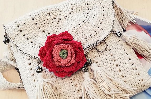 Bolso con monedero en crochet