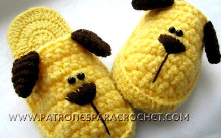 patrón pantuflas para niños con cara de perrito en crochet