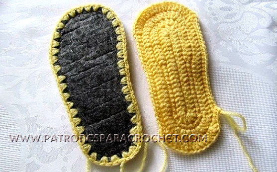 patrón pantuflas para niños con cara de perrito en crochet