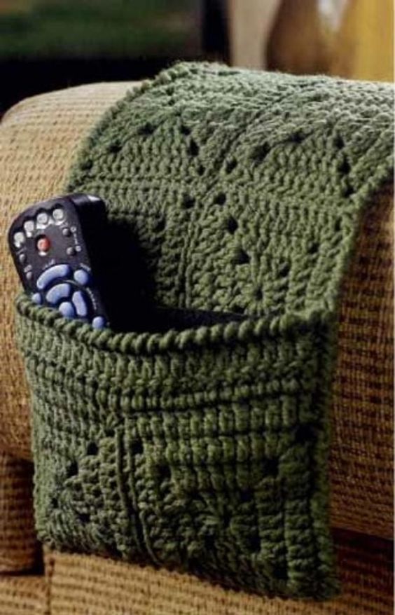 Funda de sofá para el mando de crochet