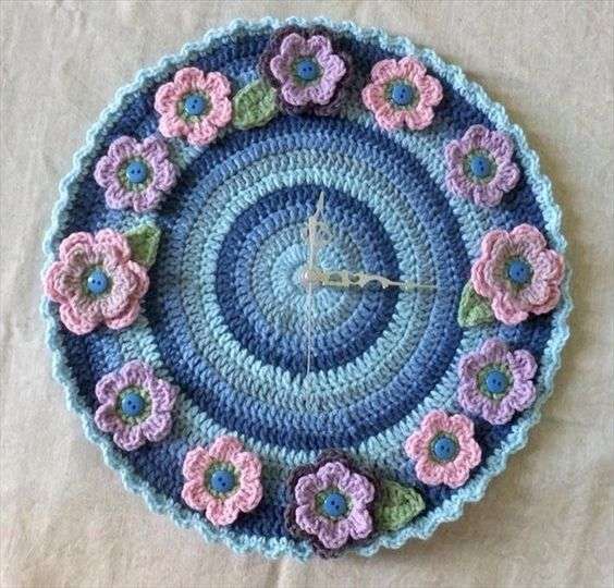 reloj artesanal en crochet