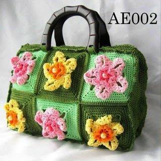 bolsos de moda cuadraditos de la abuela en crochet