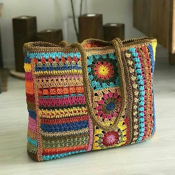 bolsos de moda cuadraditos de la abuela en crochet