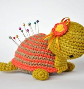 Tortuga Fiona alfiletero crochet